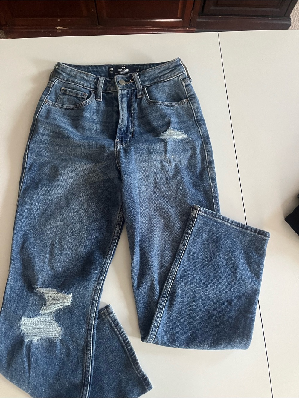 Hollister High-Rise Vintage Straight Jeans